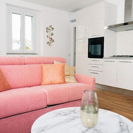 Lora Diamond Suite ,Free Parking, Self Check In,3 Como Exterior foto