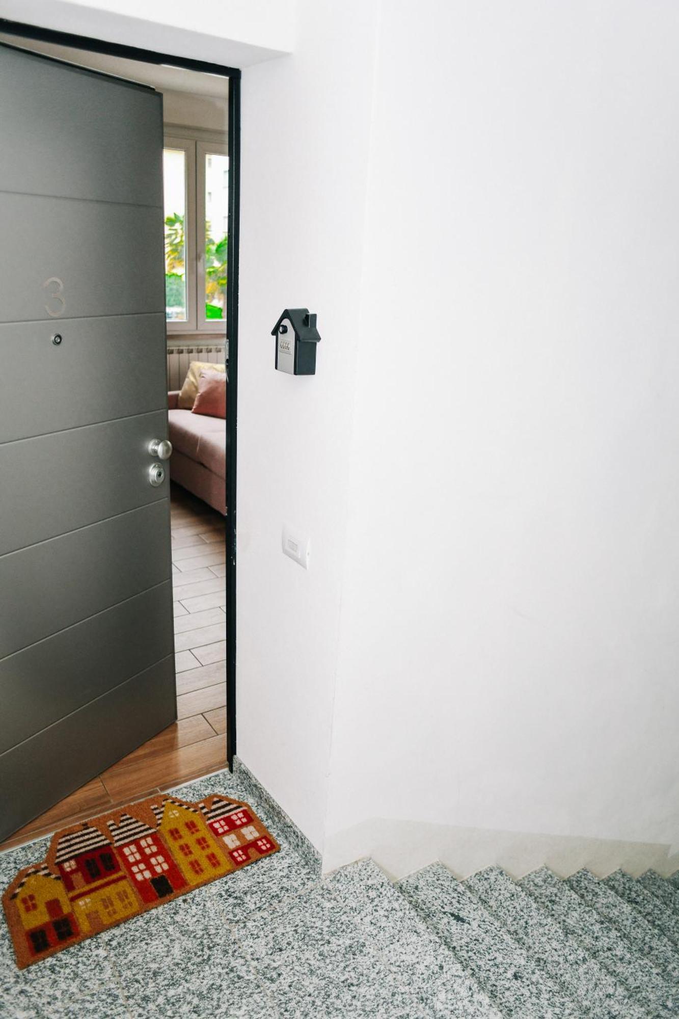 Lora Diamond Suite ,Free Parking, Self Check In,3 Como Exterior foto
