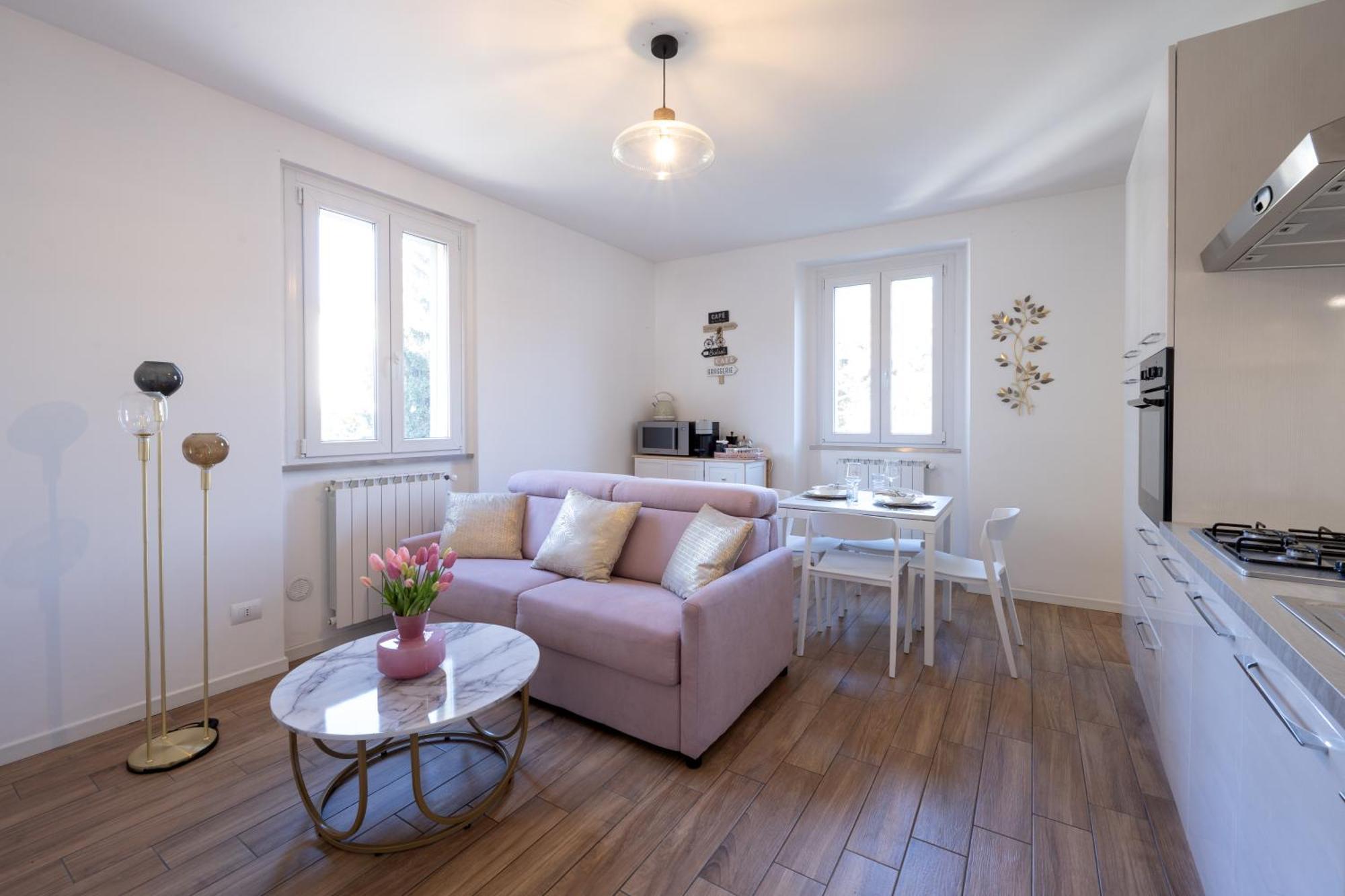 Lora Diamond Suite ,Free Parking, Self Check In,3 Como Exterior foto